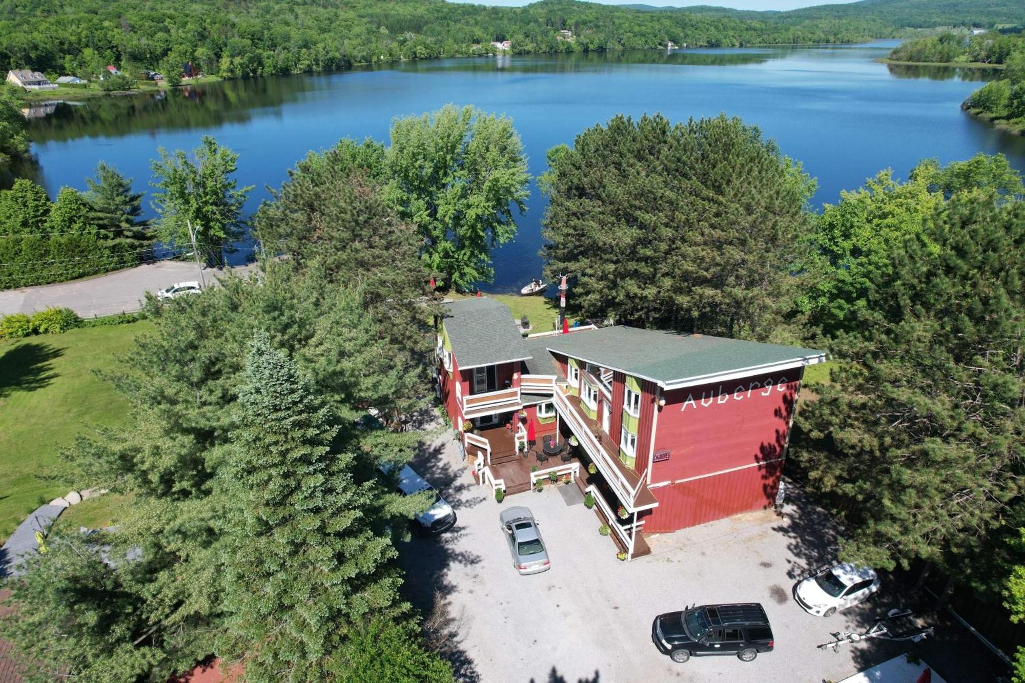 Auberge De Ferme-Neuve Lac-Saint-Paul Exterior photo