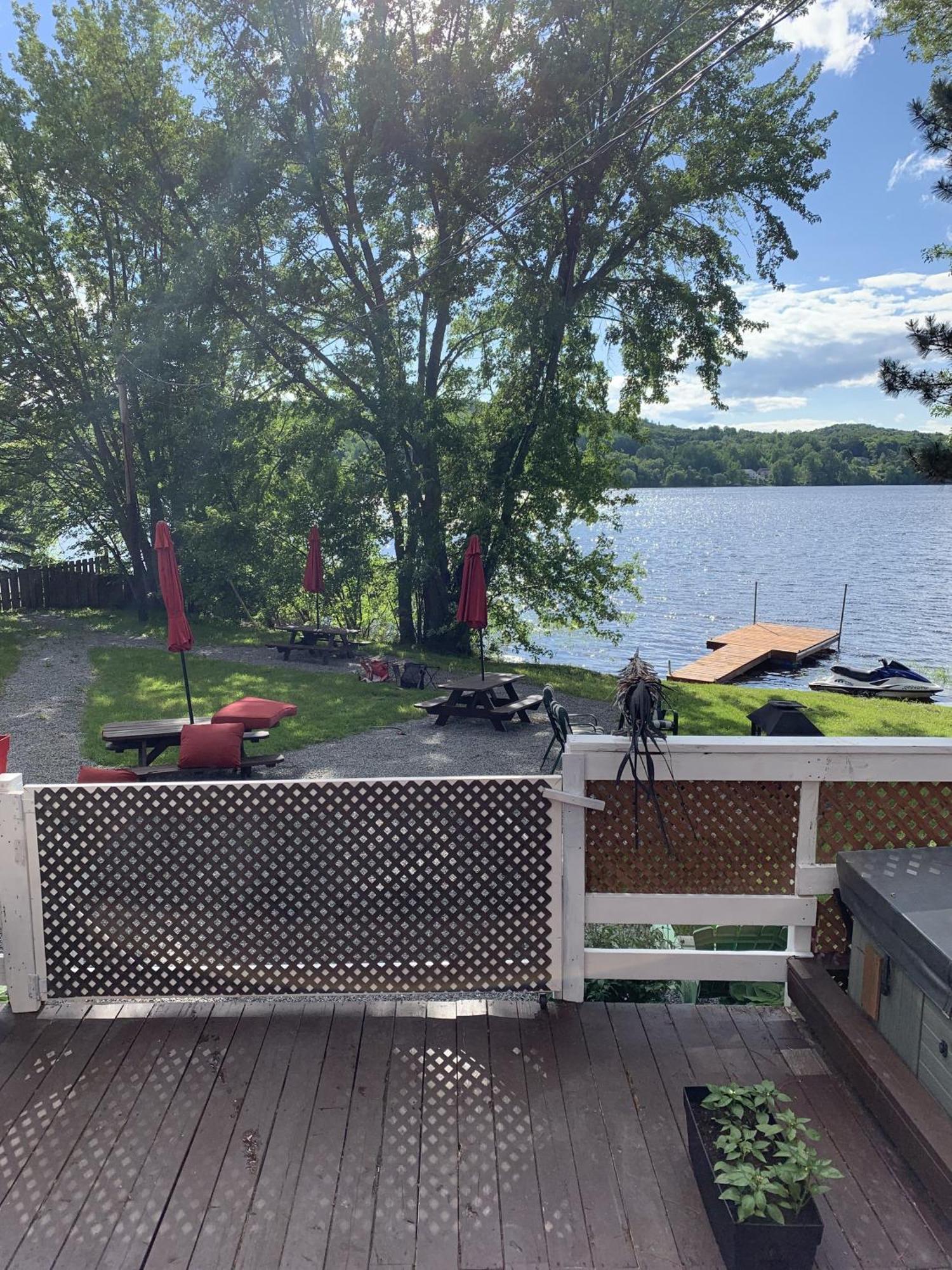 Auberge De Ferme-Neuve Lac-Saint-Paul Exterior photo